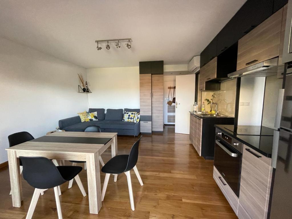 Appartement Juan Les Pins Joli T2 Parking Inclus! à Antibes Extérieur photo